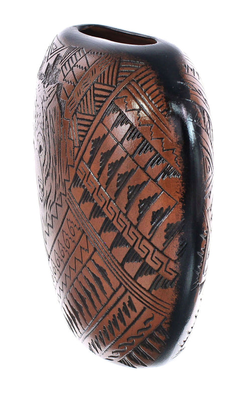 Bear Navajo Hand Crafted Pot By Artist Shyla Watchman JX125594